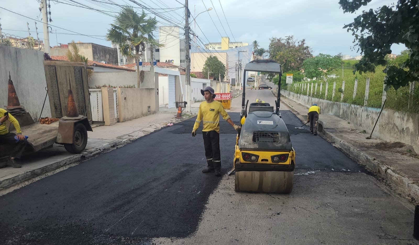 Operação tapa buracos atende Planalto e Ponta Negra nesta segunda-feira