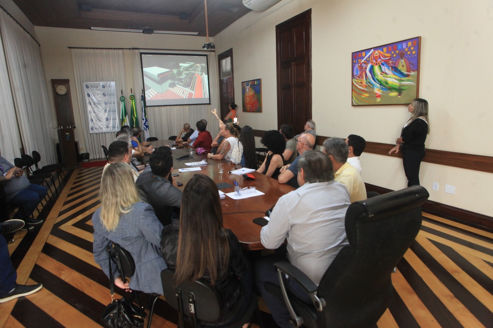 Prefeito Álvaro Dias ouve empresários sobre sugestões para obra em Ponta Negra