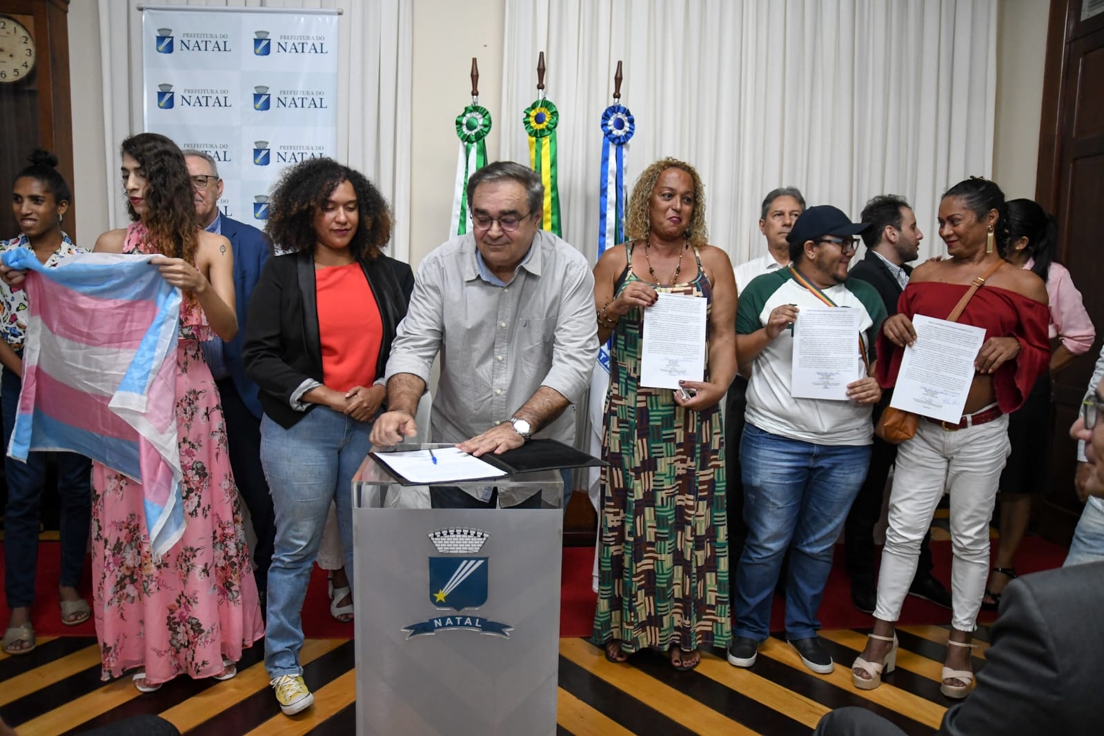 Prefeitura inicia pagamento dos contratos do Programa Municipal Transcidadania