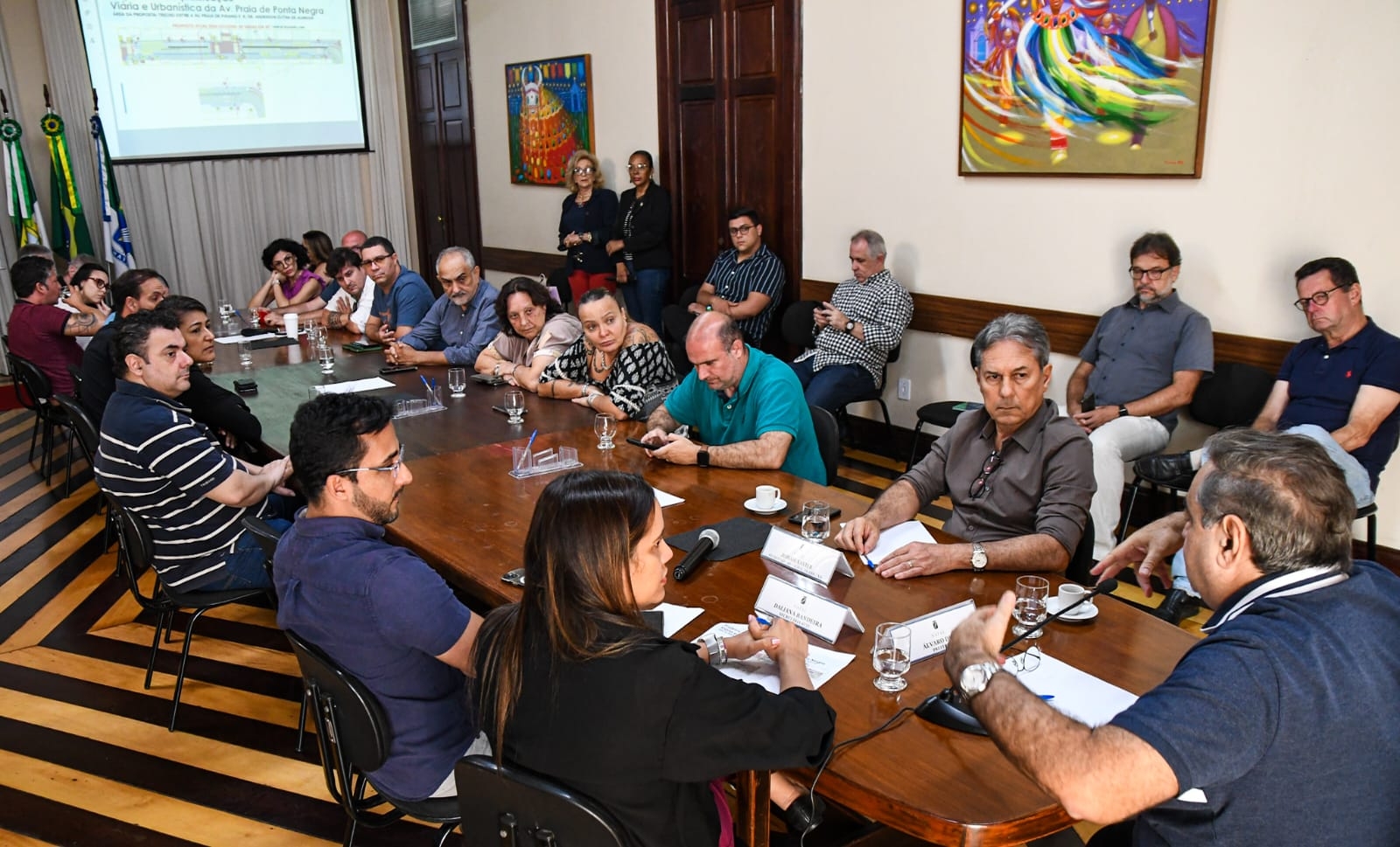 Prefeito reúne empresários para discutir projeto de requalificação da Avenida Praia de Ponta Negra