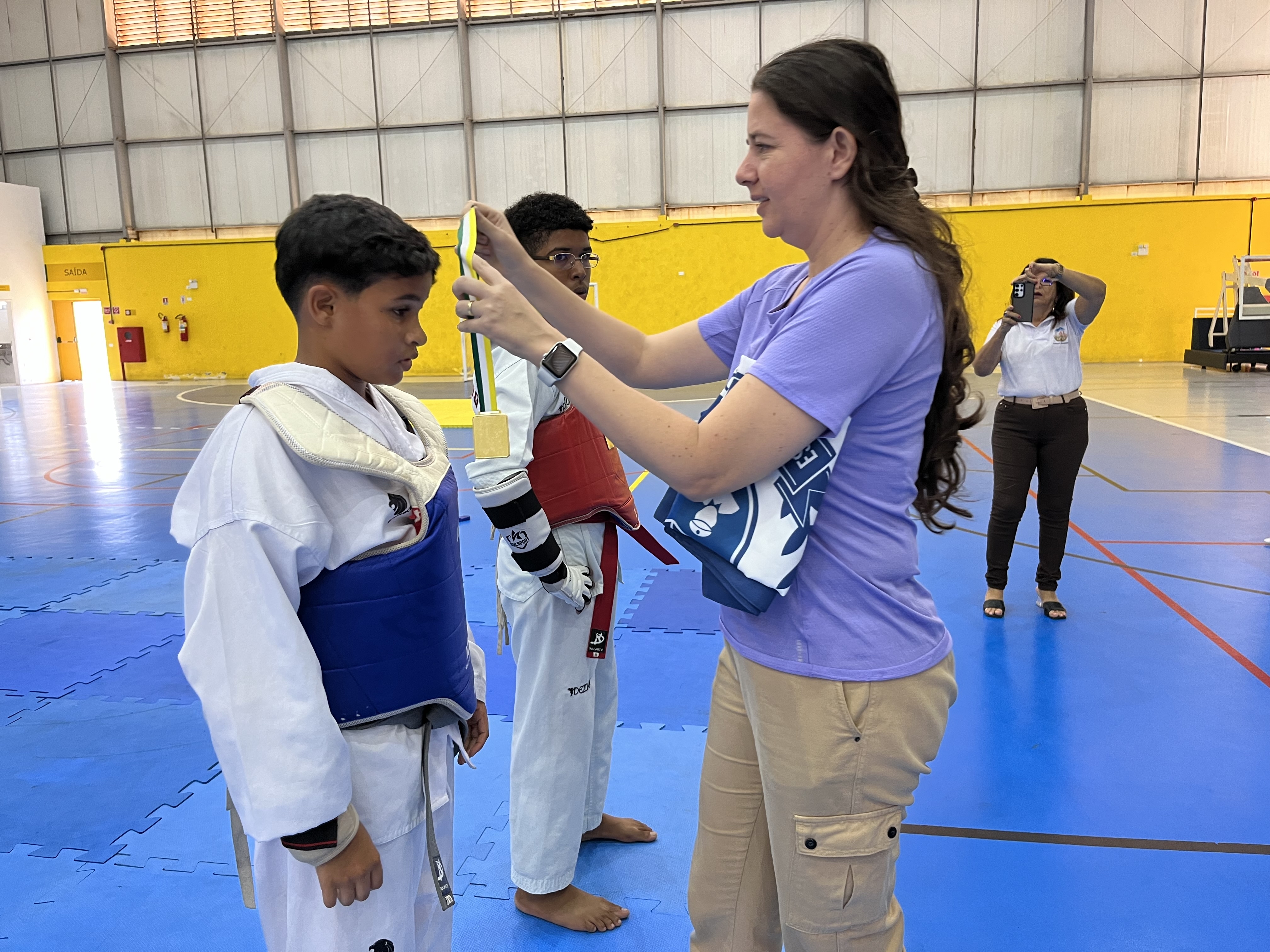 Atleta de Taekwondo incentiva participação de estudantes nos JEMs