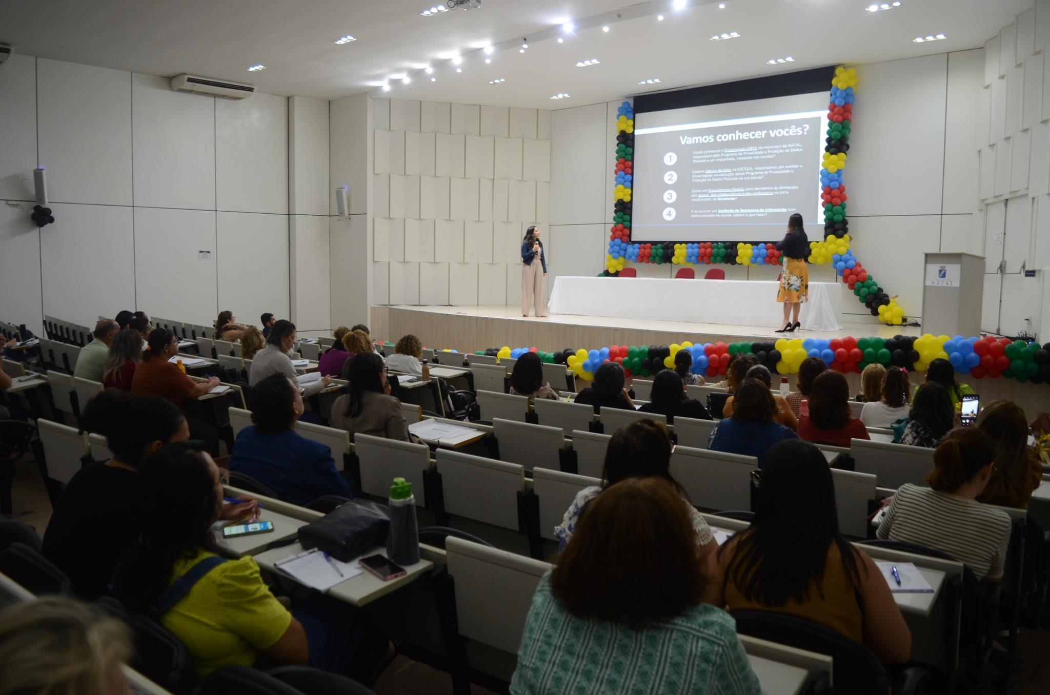 Lei Geral de Proteção de Dados é debatida com diretores da Rede Municipal de Ensino