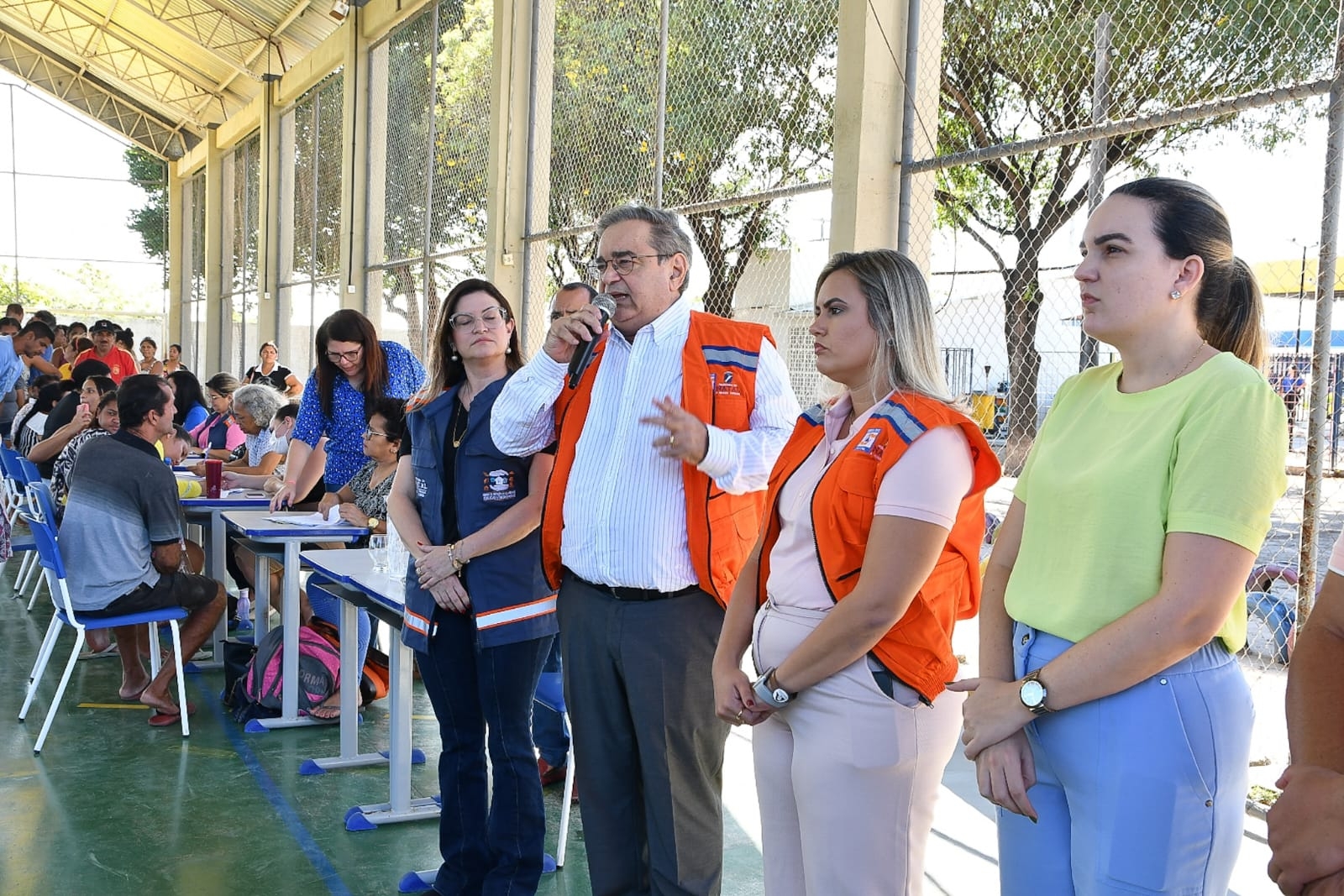 Famílias do loteamento José Sarney afetadas pelas chuvas recebem cestas básicas
