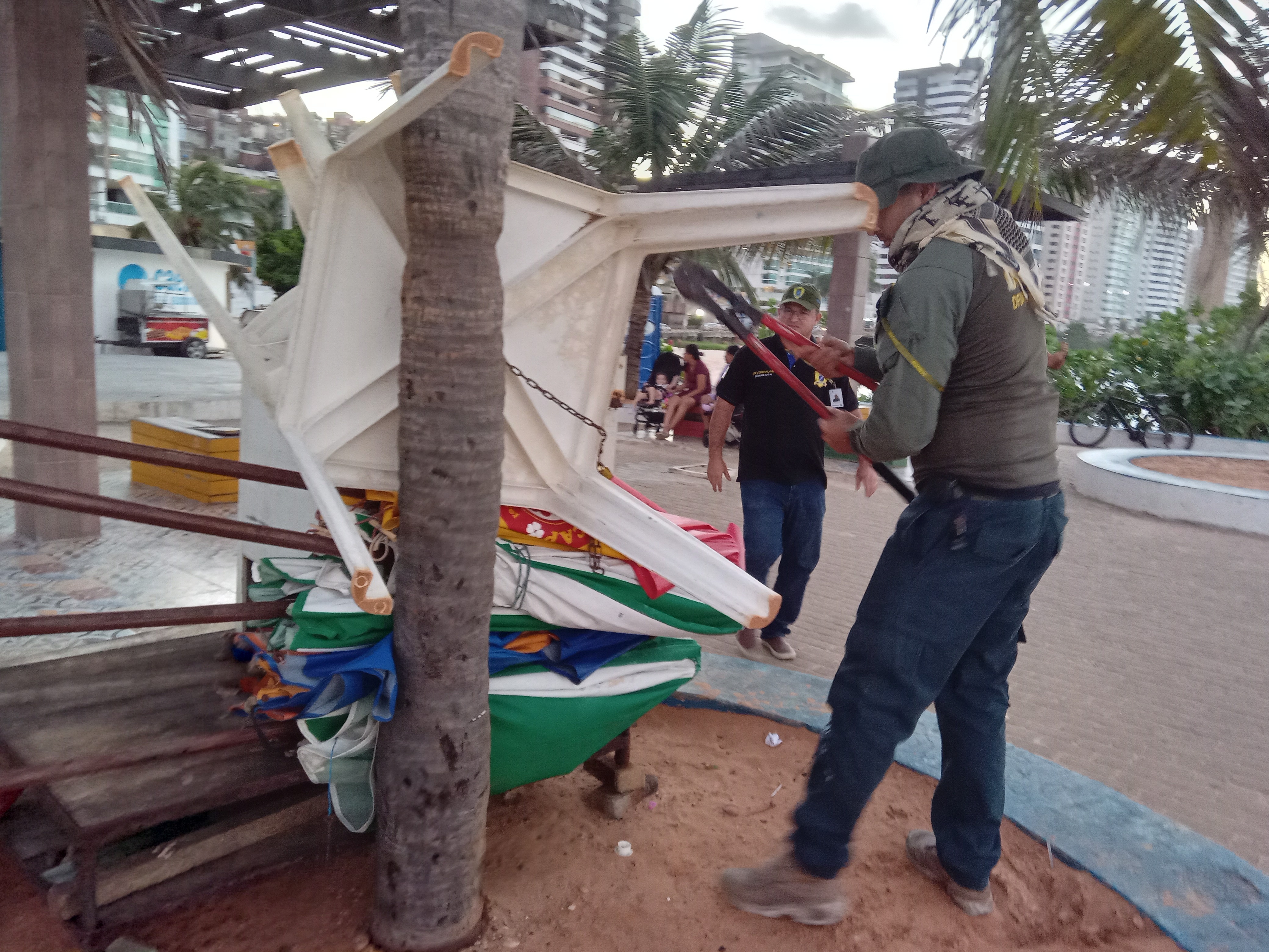 Semurb combate ocupação irregular na Orla de Miami e Areia Preta