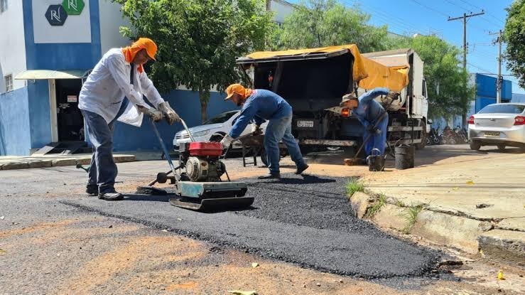 Operação tapa buracos: Zona Oeste recebe serviços nesta segunda-feira