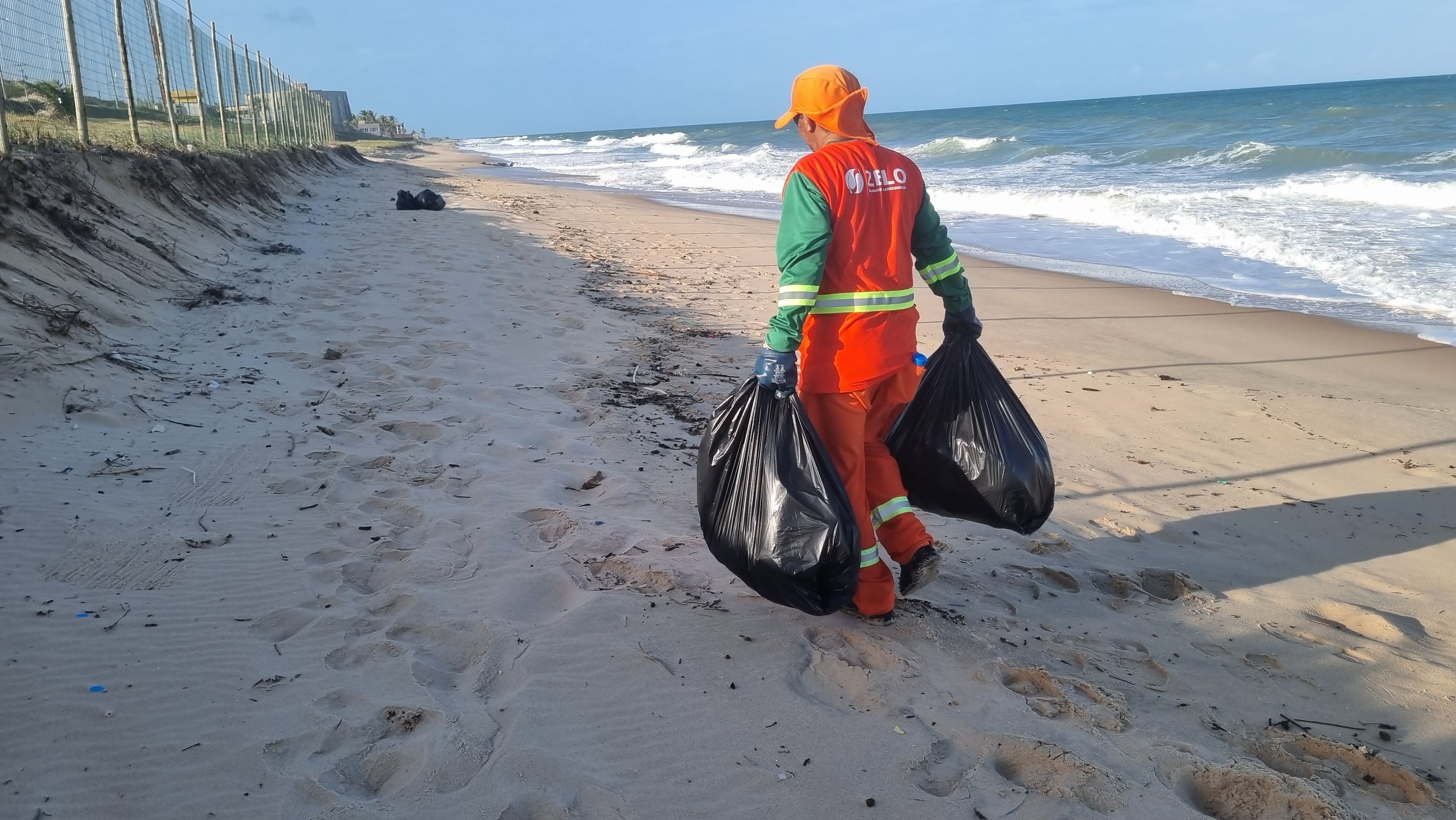 Urbana intensifica limpeza na Via Costeira e Praia do Segredo para preservar áreas ambientais