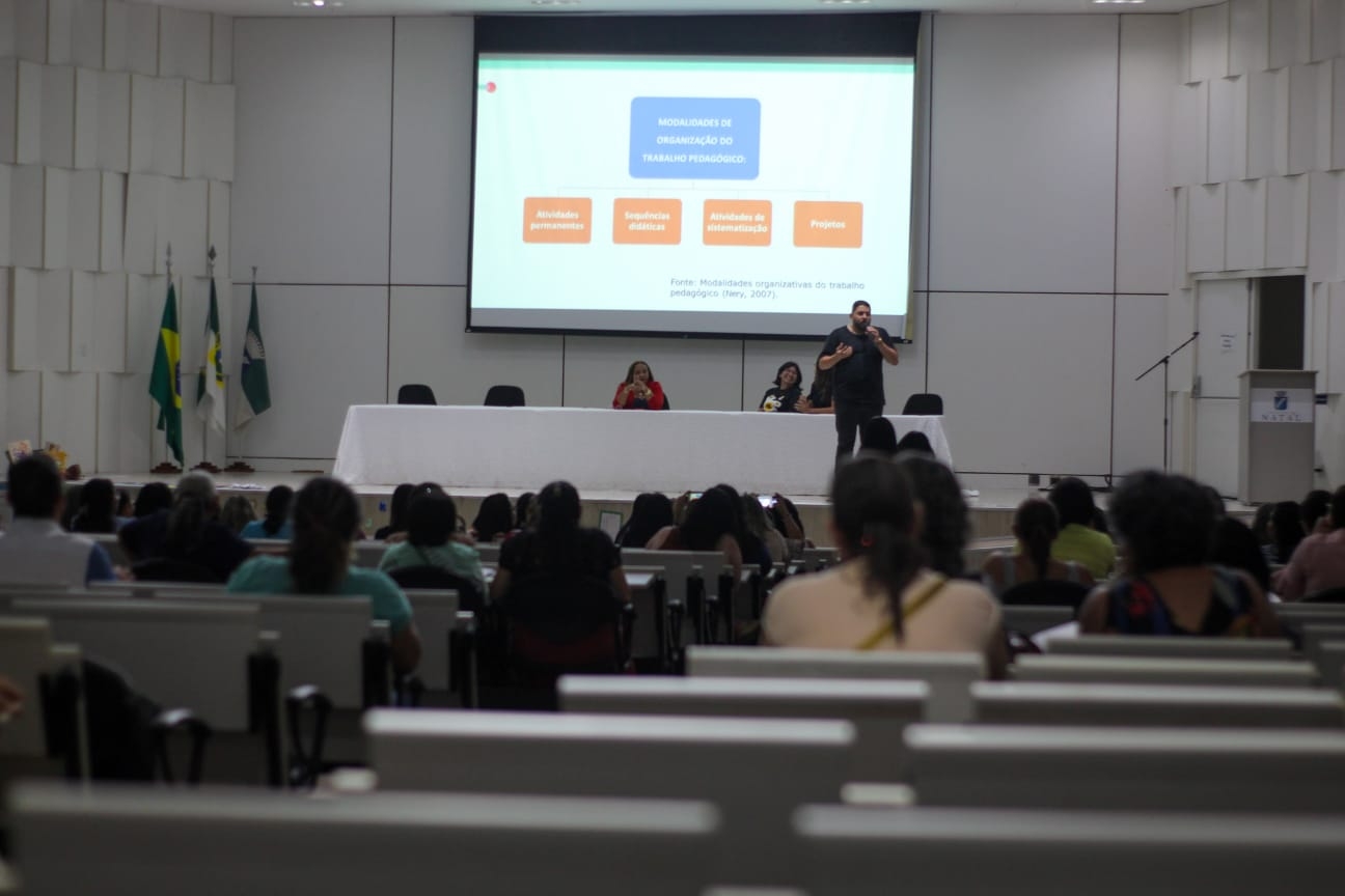 Professores da Rede Municipal participam do encontro do Pró-Alfa 2025