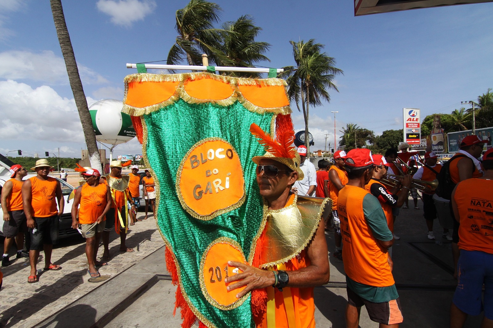 Tradicional Bloco dos Garis sai às ruas na Quarta de Cinzas 