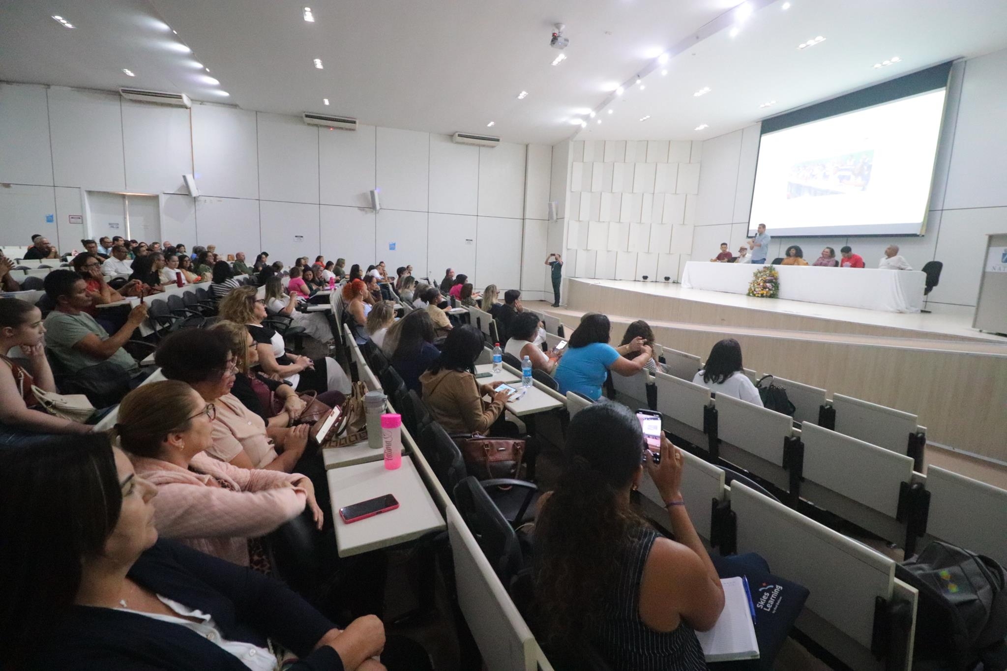 Secretário de Educação participa do Encontro Estadual do Fórum da EJA