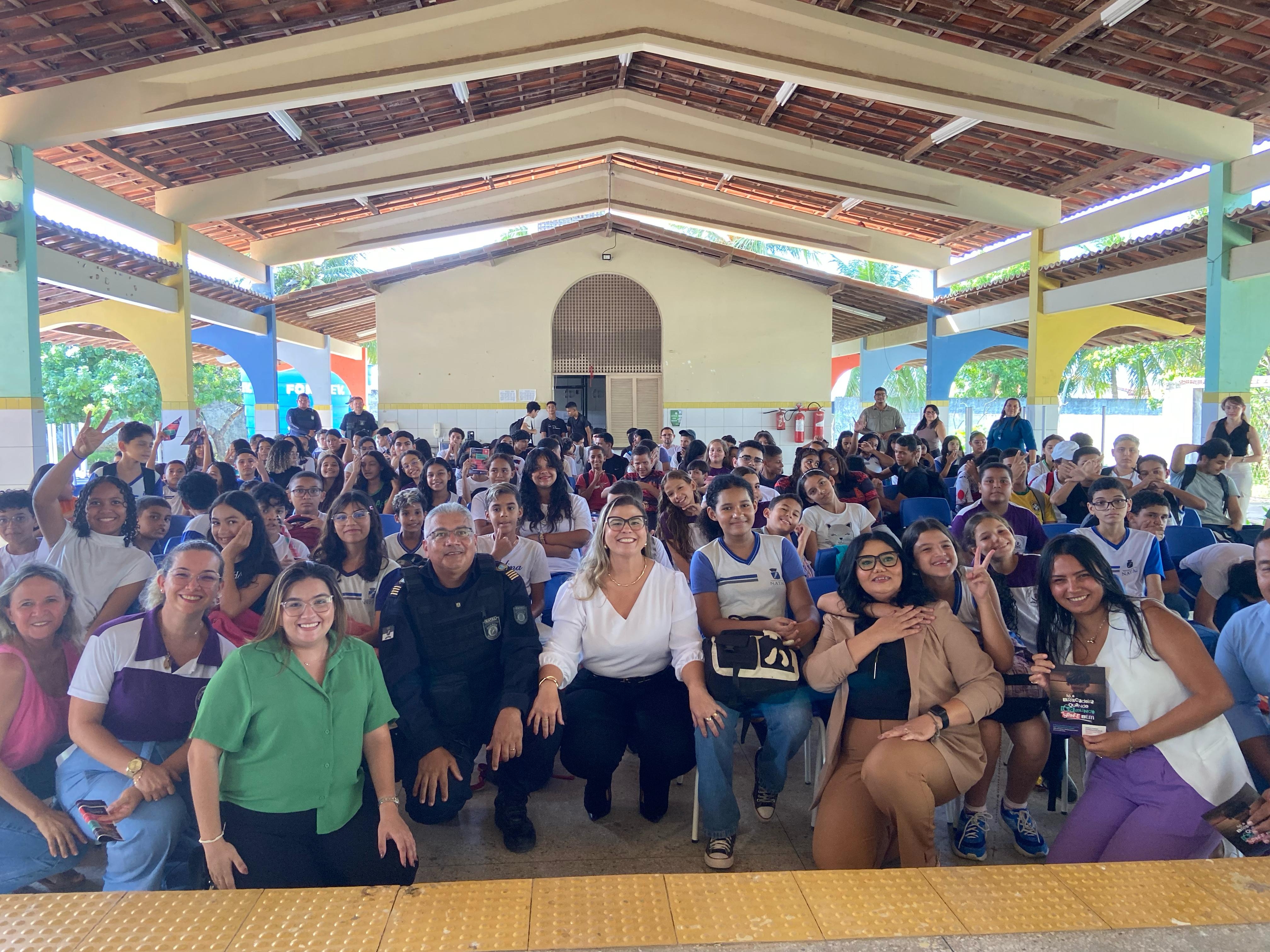Ação "Todos Contra o Bullying" mobiliza alunos e educadores na Escola Professora Adelina Fernandes