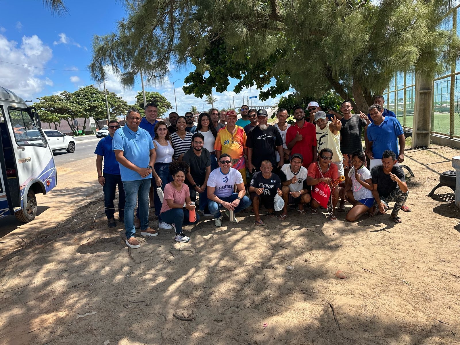 Usuários do Centro Pop participam de partida de futebol na Orla de Natal