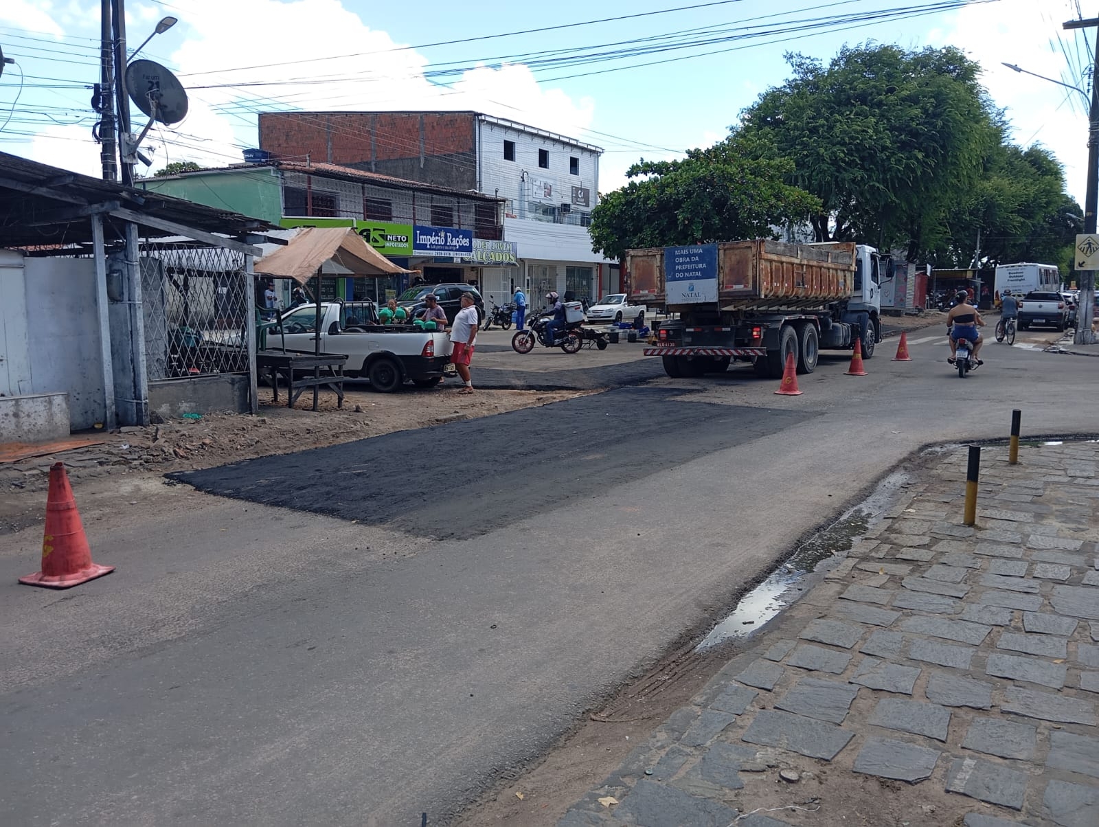 Avenida Chegança, na Zona Norte, recebe operação tapa buraco