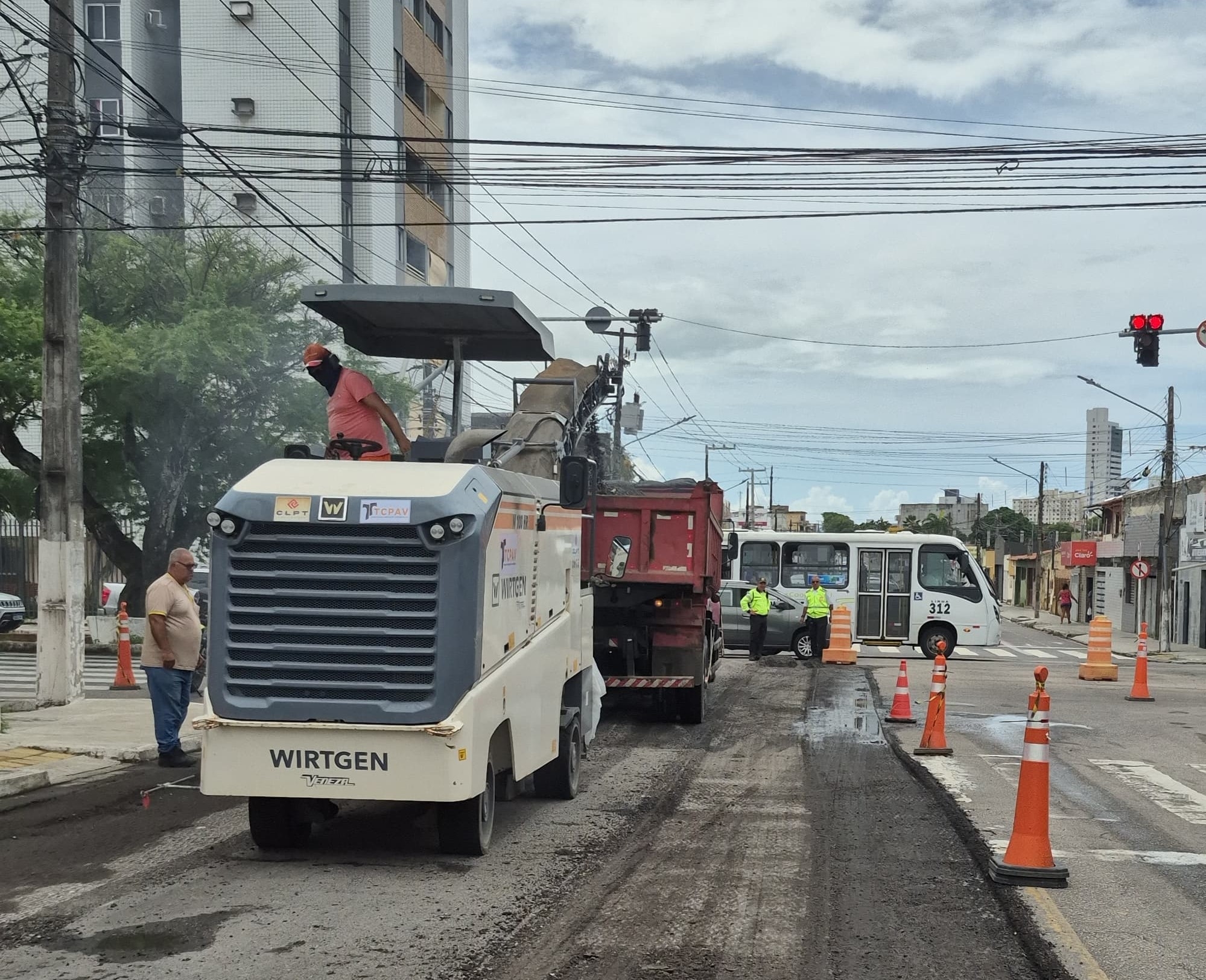 Prefeitura inicia ampliação do binário das avenidas Jaguarari e São José