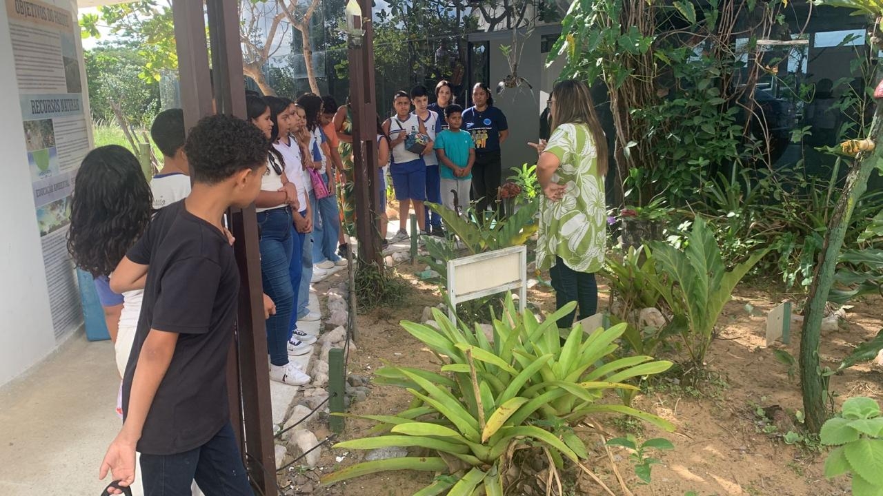 Estudantes da Escola M. Nossa Sra. da Apresentação participam de ação no Parque da Cidade