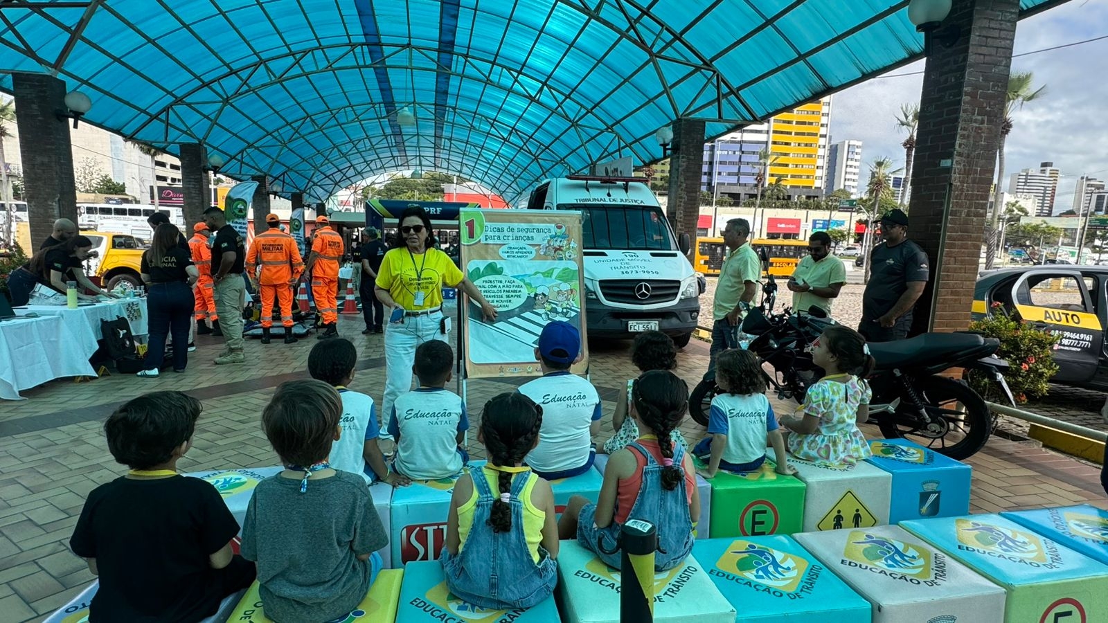 Mostra Maio Amarelo da STTU chega ao Shopping Via Direta