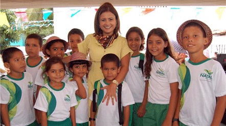 Escola Joseane Coutinho Dias &eacute; inaugurada e alunos ganham fardamento e kit merenda
