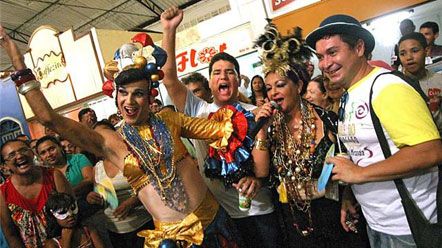 Baile do Mercado de Petr&oacute;polis revive carnavais dopassado