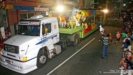 Expresso da Folia leva o som das marchinhas aos quatro cantos da cidade