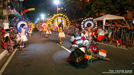 Escolas de samba da chave \\\&quot;A\\\&quot; desfilam nesta segunda-feira