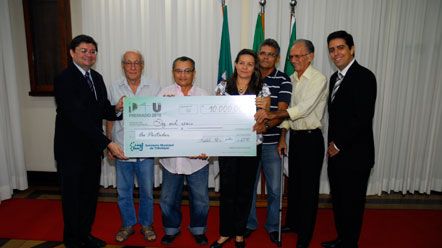 Prefeitura entrega R$ 60mil a contribuintes em dia com IPTU