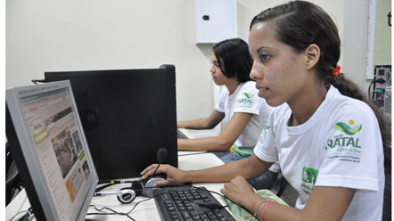 Telecentros j&aacute; inclu&iacute;ram mais de 3 mil cidad&atilde;os ao mundo digital 