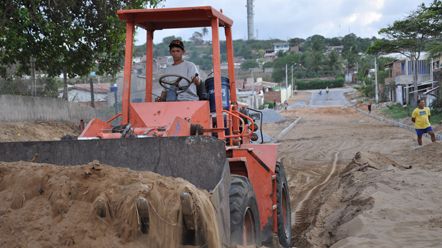 Obras de drenagem e pavimenta&ccedil;&atilde;o beneficiam moradores do Jardim das Flores