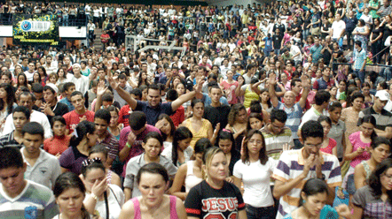 Prefeita acompanha &uacute;ltimo ensaio do coral que participar&aacute; do show do Diante do Trono