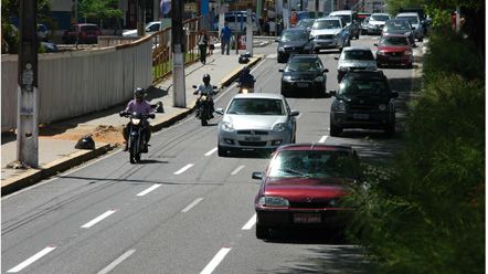 Semob cria terceira faixa de rolamento na Avenida Hermes da Fonseca 