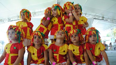 Alunos e professores se transformam em artistas no palco da XIII Marco