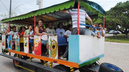 Professores e alunos participam do Projeto Escambo de Saberes na XIII Marco