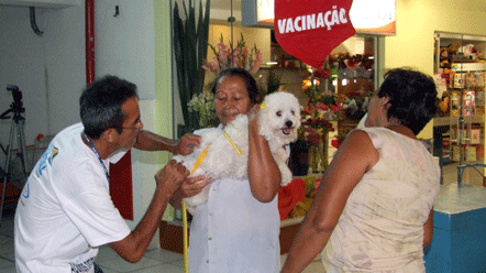 S&aacute;bado &eacute; dia de vacina&ccedil;&atilde;o contra a raiva