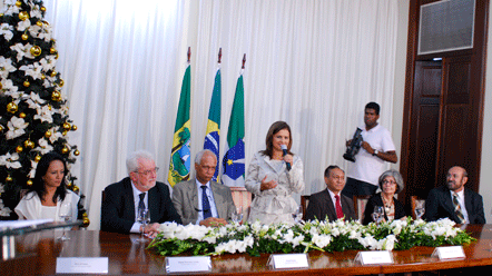 Prefeita abre II Encontro de Escritores da L&iacute;ngua Portuguesa