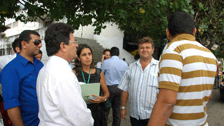 Prefeito em exerc&iacute;cio visita p&oacute;los multiculturais e secret&aacute;rio estadual de seguran&ccedil;a