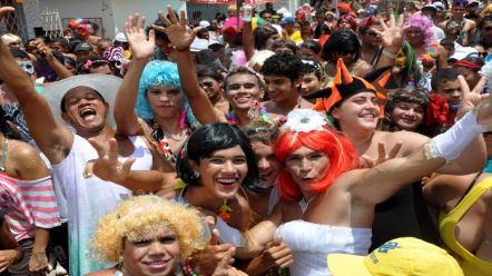 Muita irrever&ecirc;ncia no domingo de Carnaval da Redinha  