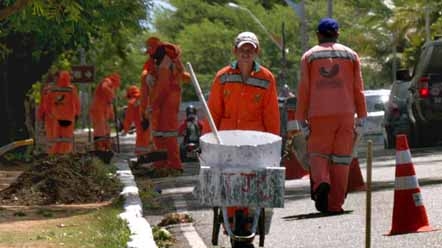 Garis da Urbana refor&ccedil;am limpeza no Feriado de Tiradentes   